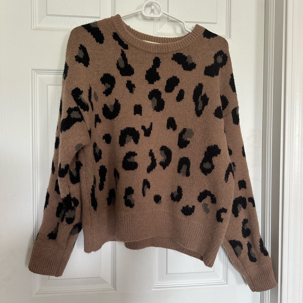 Goodnight Macaroon size M leopard sweater